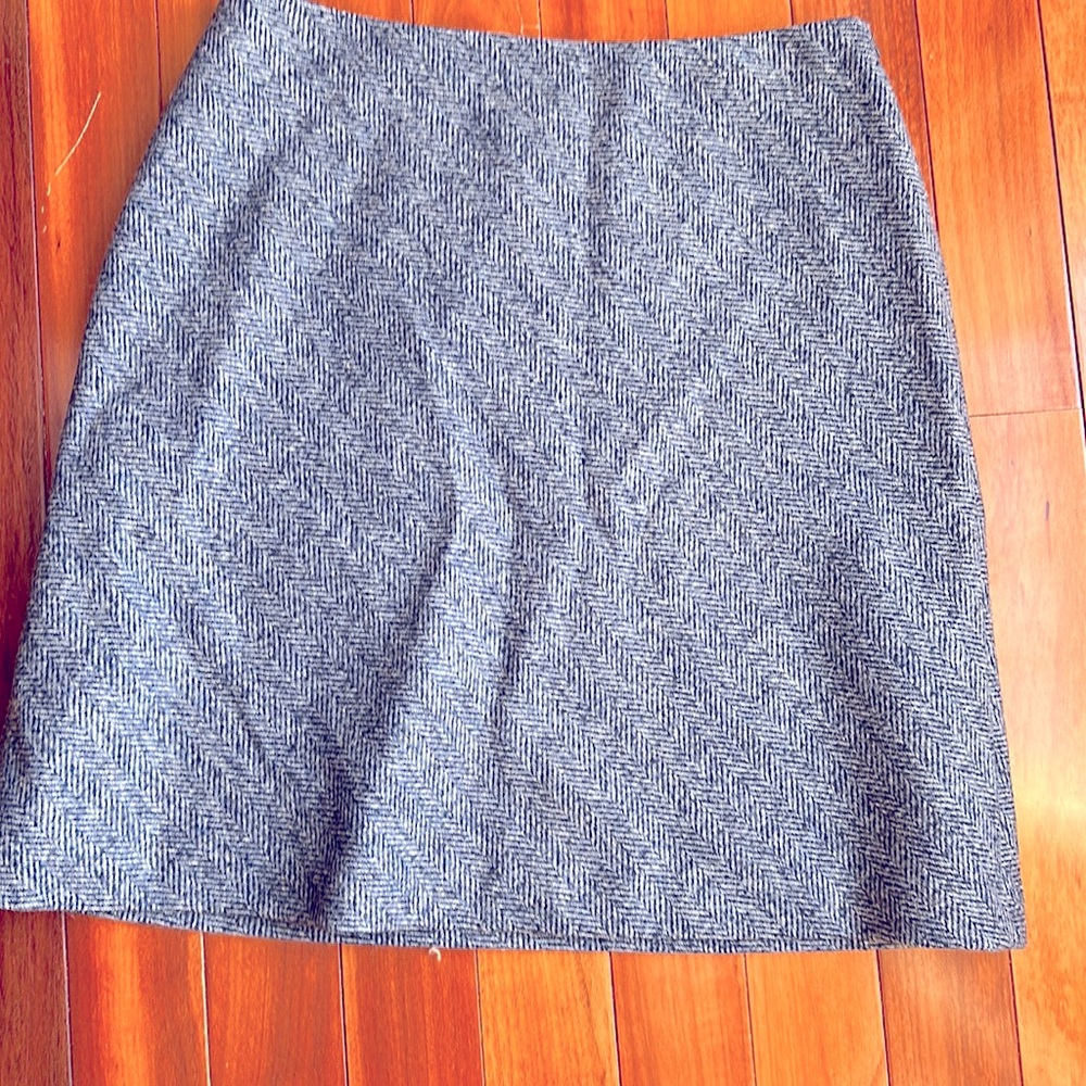 BrooksBrothers petite tween pencil skirt. Like new. Side zip. Size 10P